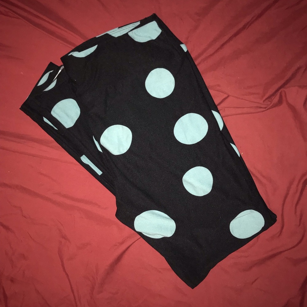 LulaRoe Tall and Curvy Leggings